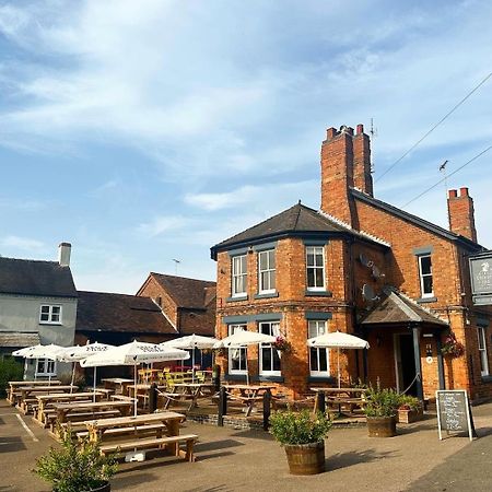 The Unicorn Inn Newton Solney Esterno foto