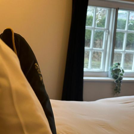The Unicorn Inn Newton Solney Esterno foto
