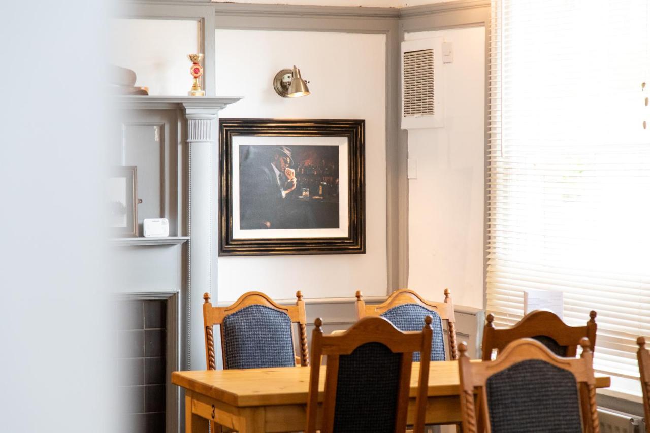 The Unicorn Inn Newton Solney Esterno foto
