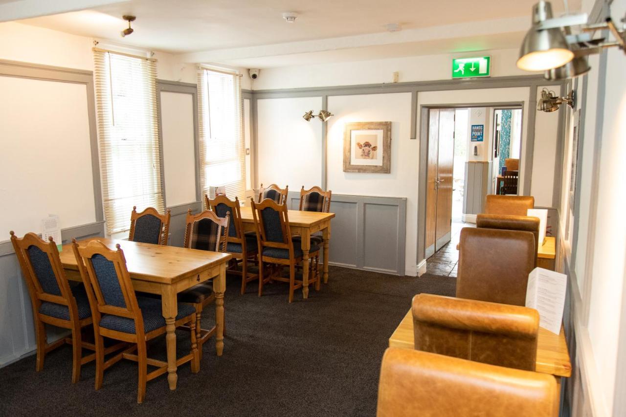 The Unicorn Inn Newton Solney Esterno foto