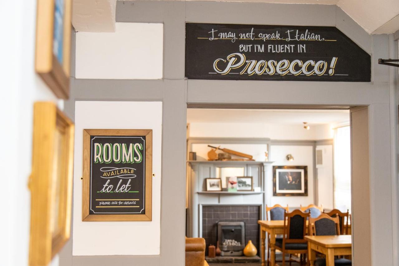 The Unicorn Inn Newton Solney Esterno foto