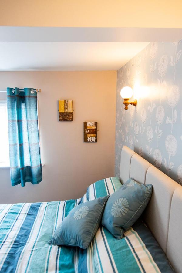 The Unicorn Inn Newton Solney Esterno foto