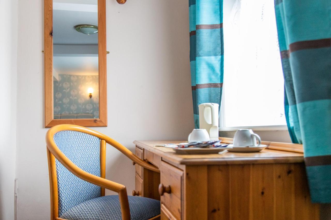 The Unicorn Inn Newton Solney Esterno foto