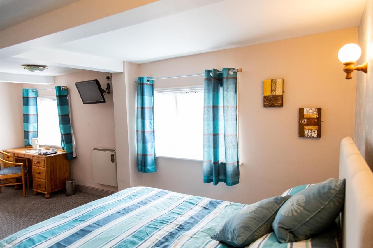 The Unicorn Inn Newton Solney Esterno foto
