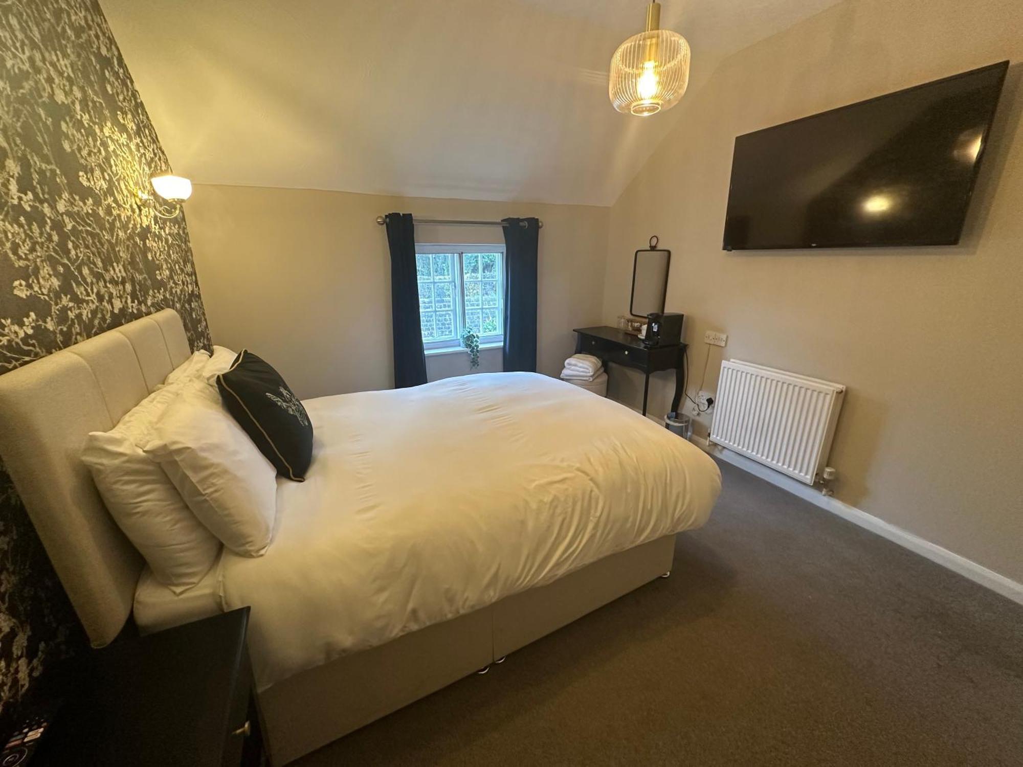 The Unicorn Inn Newton Solney Esterno foto