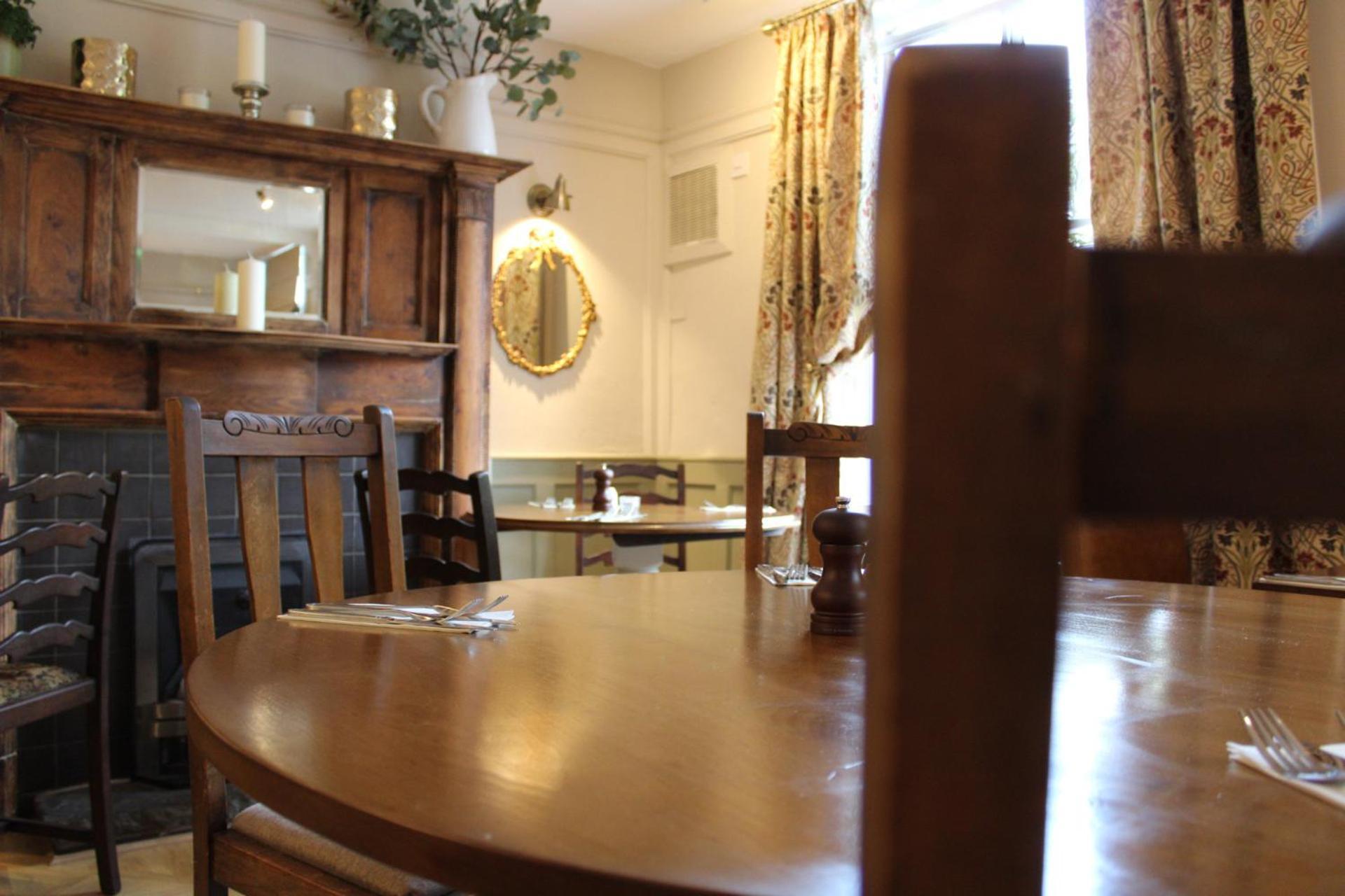 The Unicorn Inn Newton Solney Esterno foto