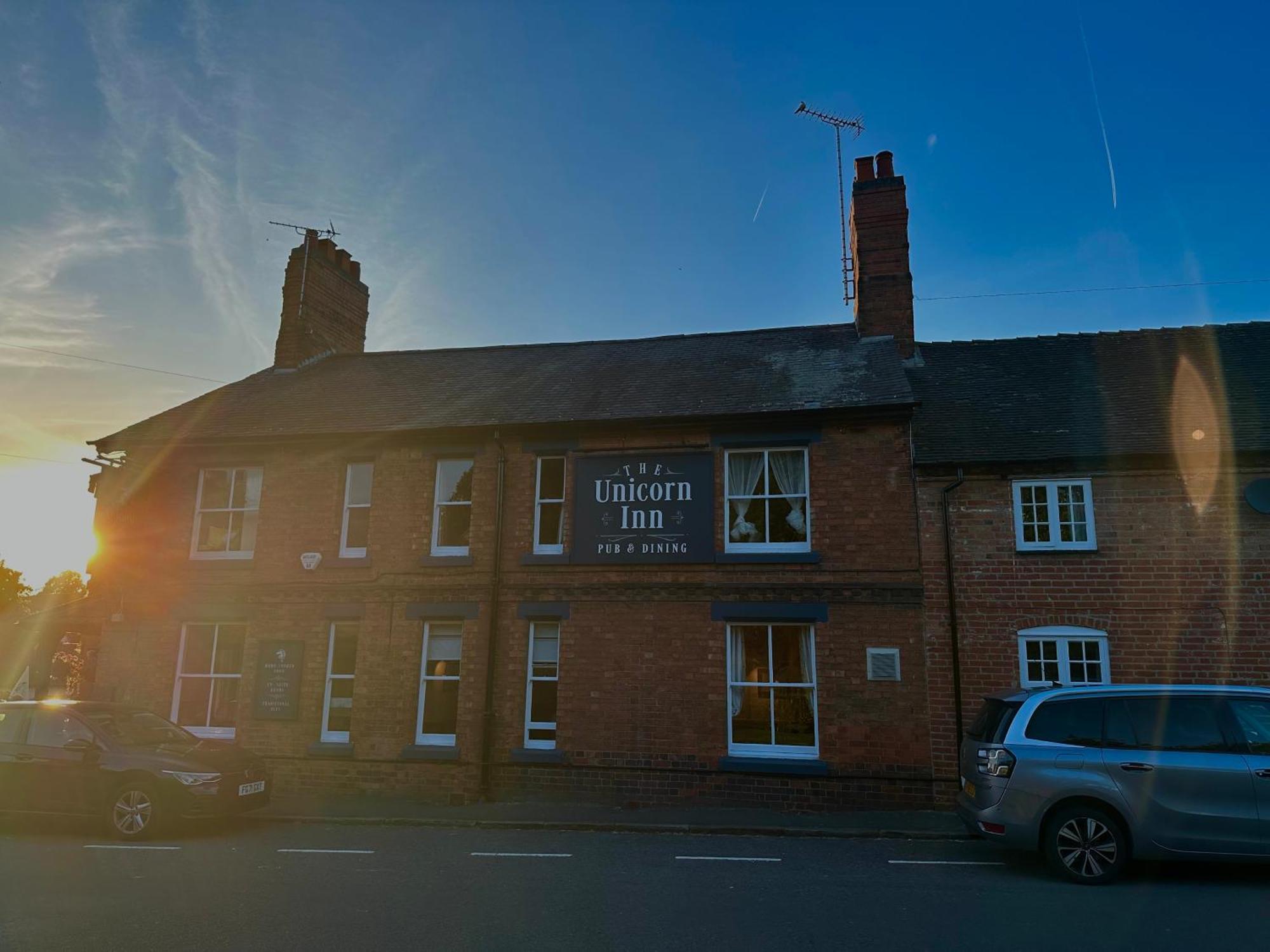 The Unicorn Inn Newton Solney Esterno foto