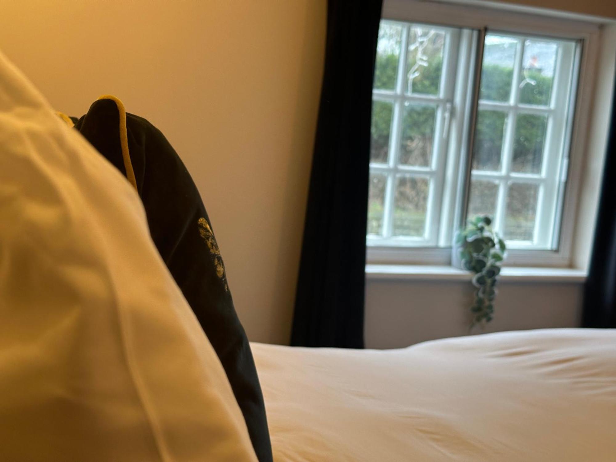 The Unicorn Inn Newton Solney Esterno foto